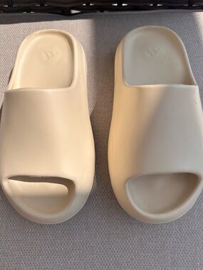 Cream Slide Sandals - Minimal Slip-On Style
